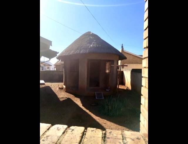 3 BEDROOM HOUSE FOR SALE IN SPRUIT VIEW
